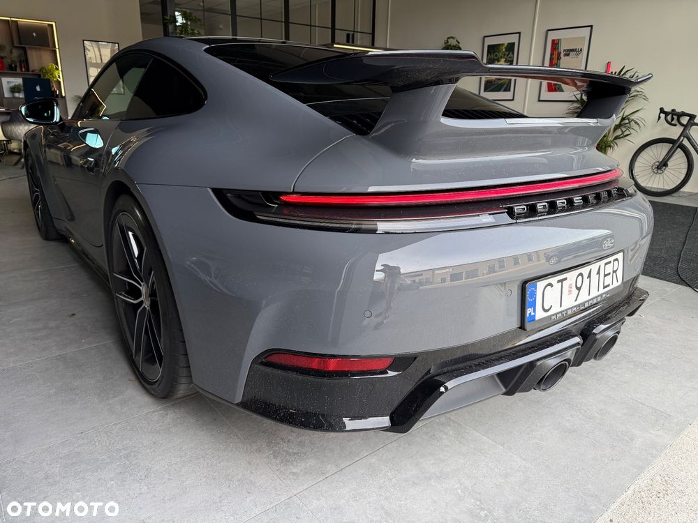 Porsche 911 Carrera T-Hybrid 4 GTS - 13