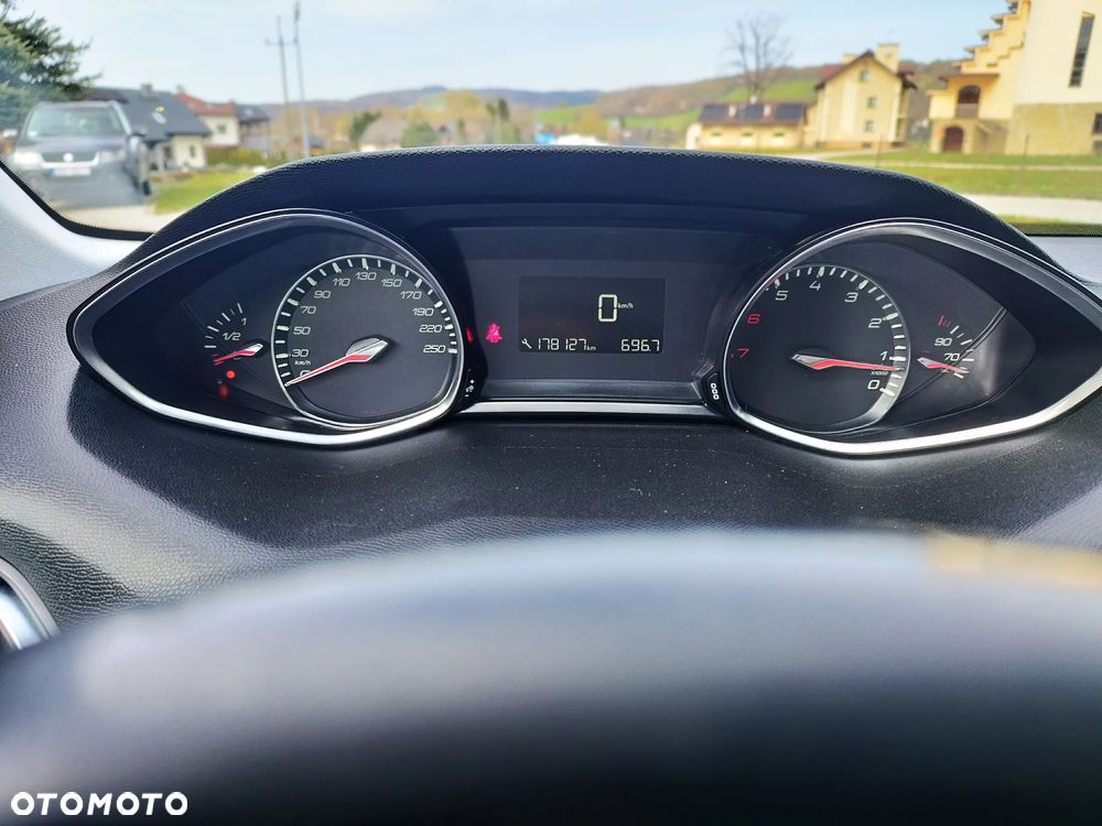 Peugeot 308 1.6 Premium - 33