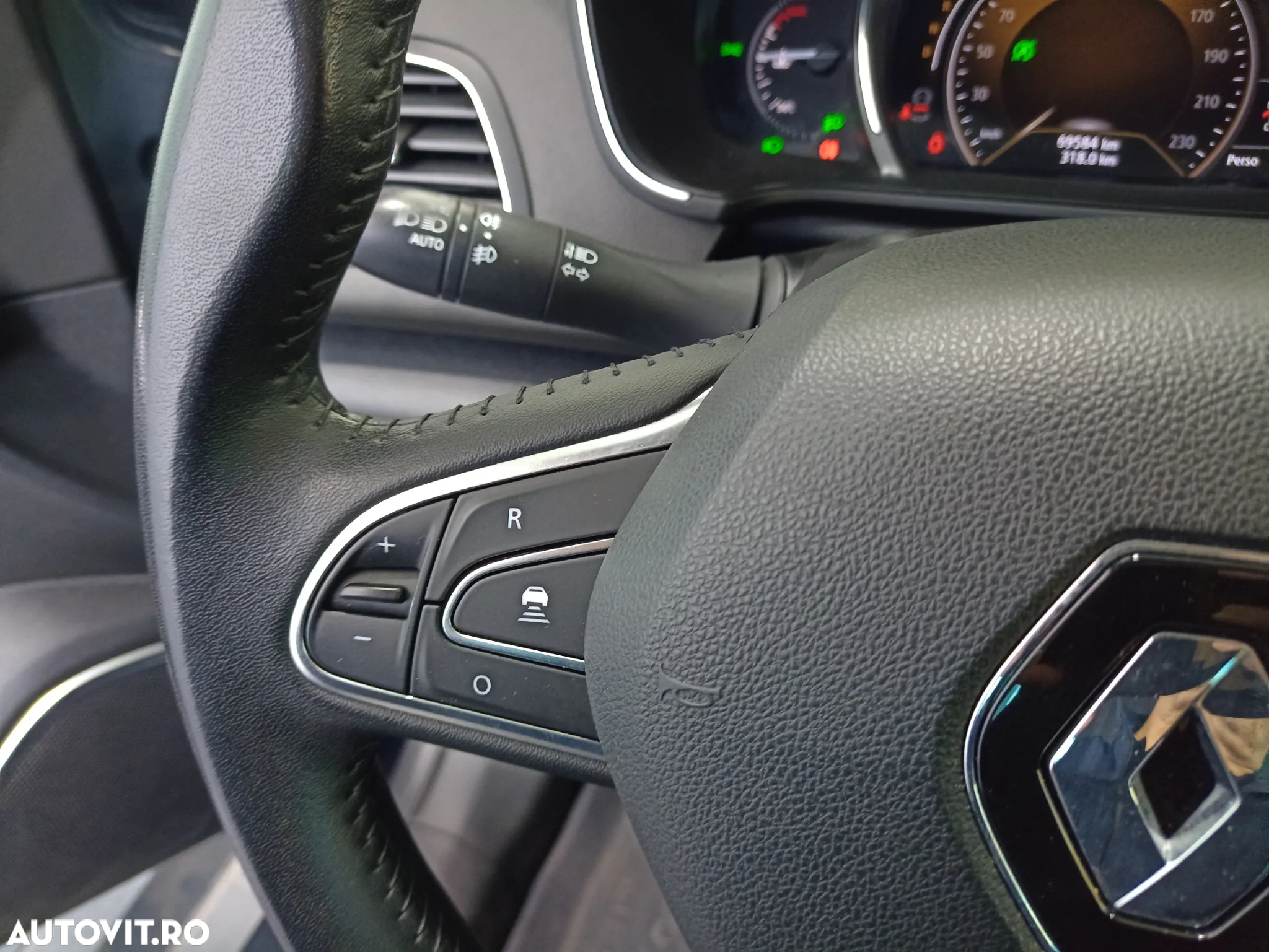 Renault Megane TCe 140 EDC GPF Zen - 10