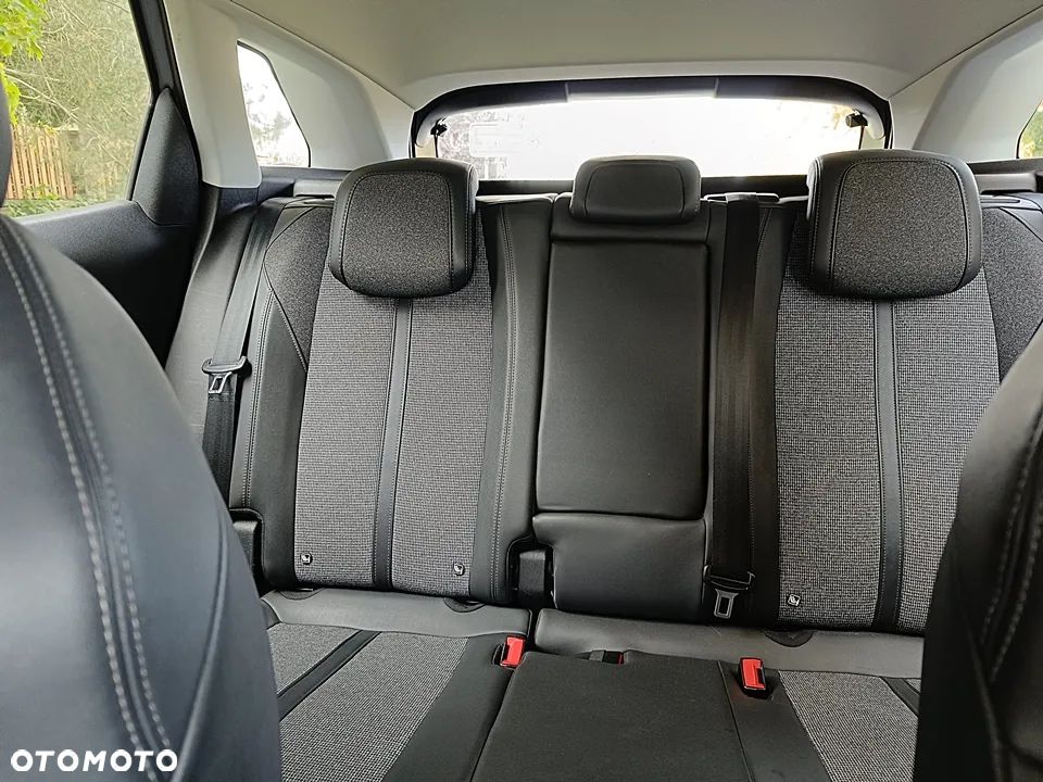 Peugeot 3008 1.5 BlueHDi Allure S&S EAT8 - 34