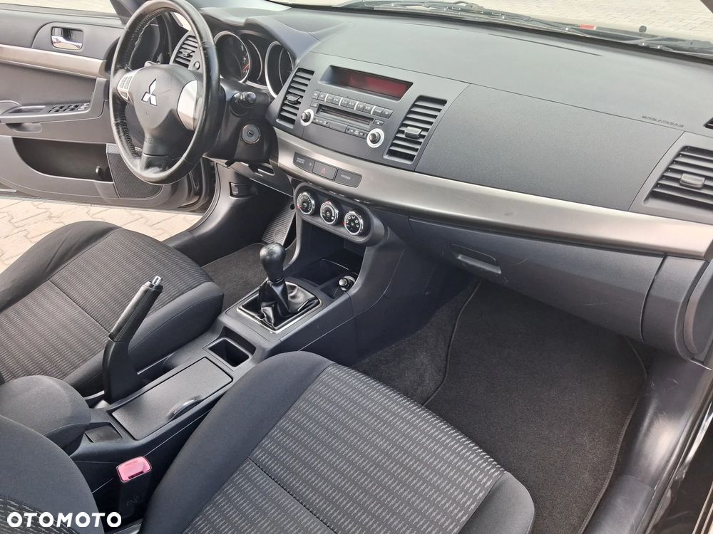 Mitsubishi Lancer 1.6 Intense - 27