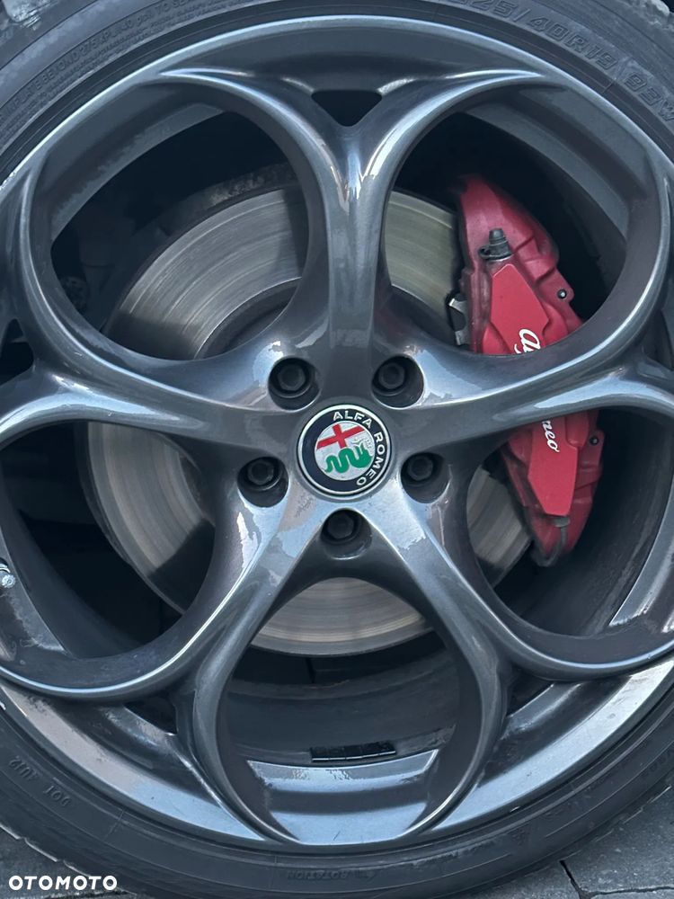 Alfa Romeo Giulia 2.0 Turbo 16V AT8 Veloce Ti - 15
