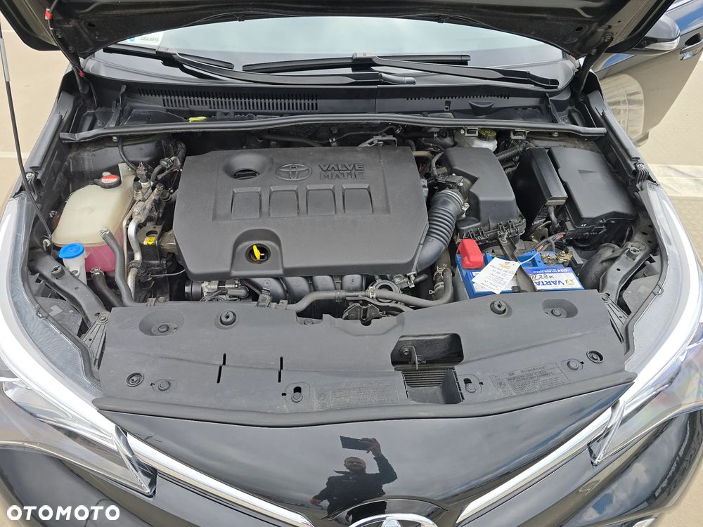 Toyota Avensis 1.8 Premium MS - 31