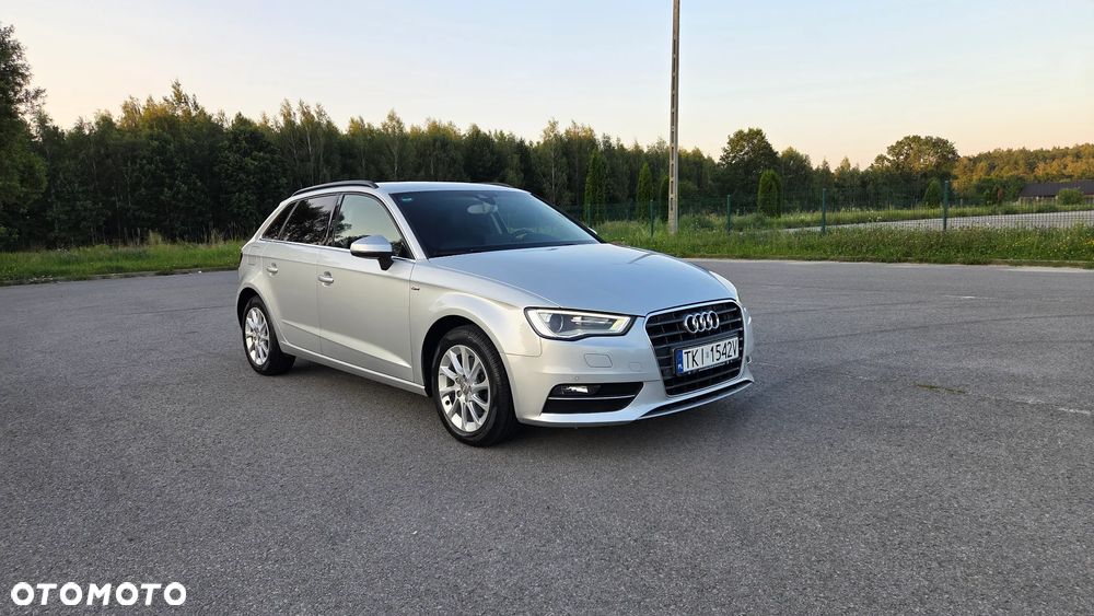 Audi A3 Sportback 2.0 TDI S line Sportpaket - 4