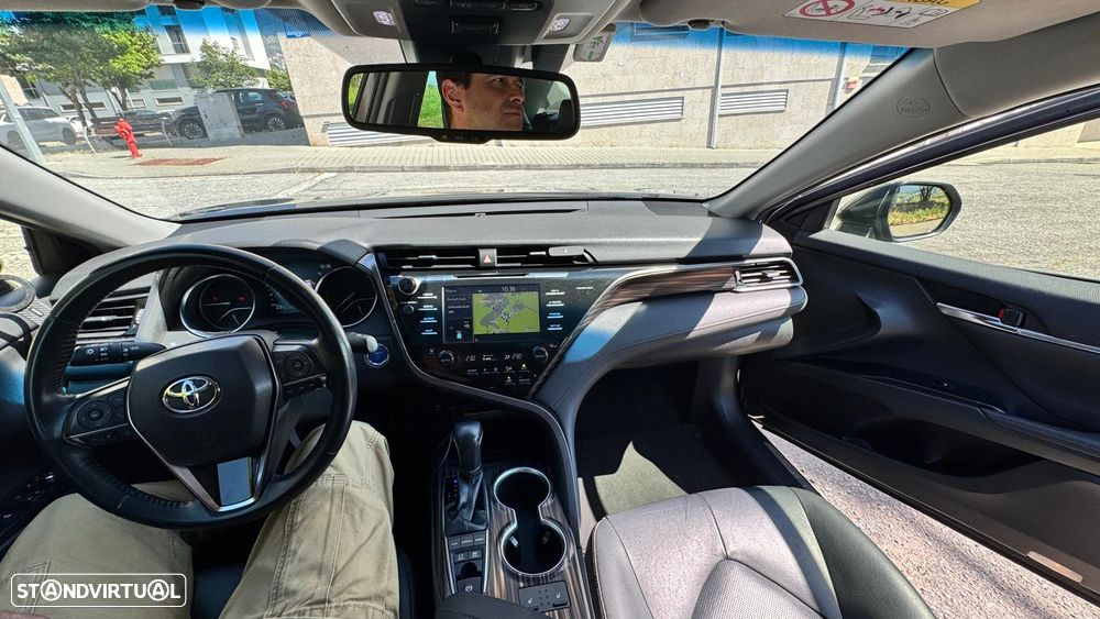 Toyota Camry 2.5 Hybrid Luxury - 6