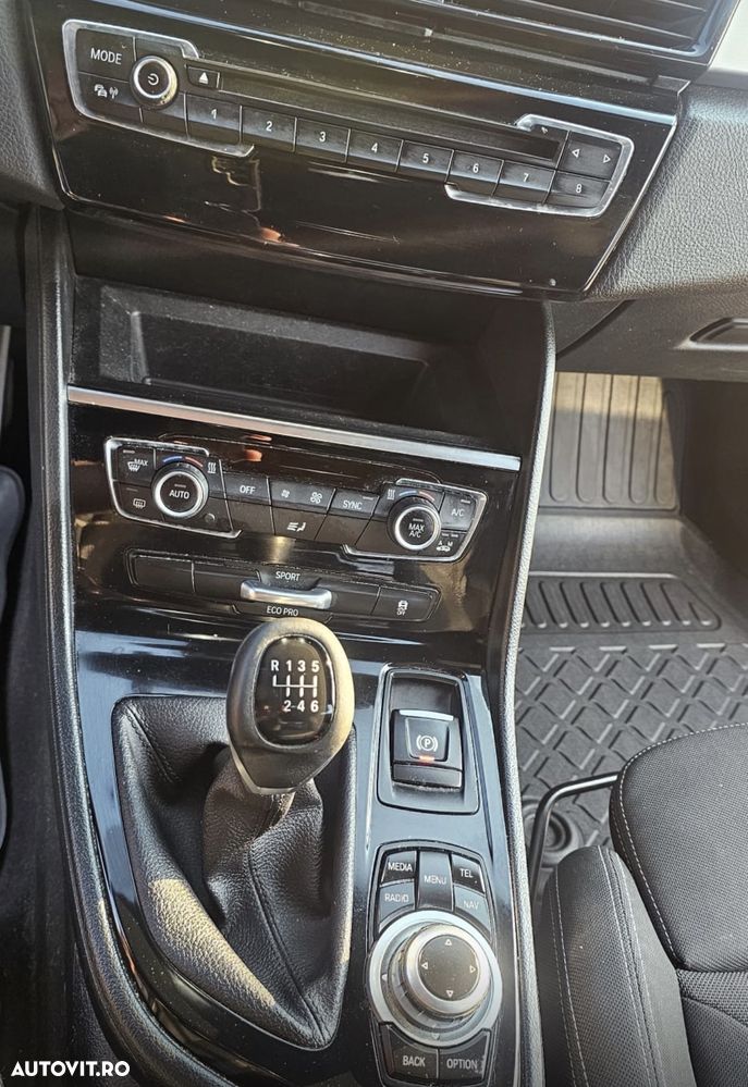 BMW Seria 2 218d Sport Line - 5