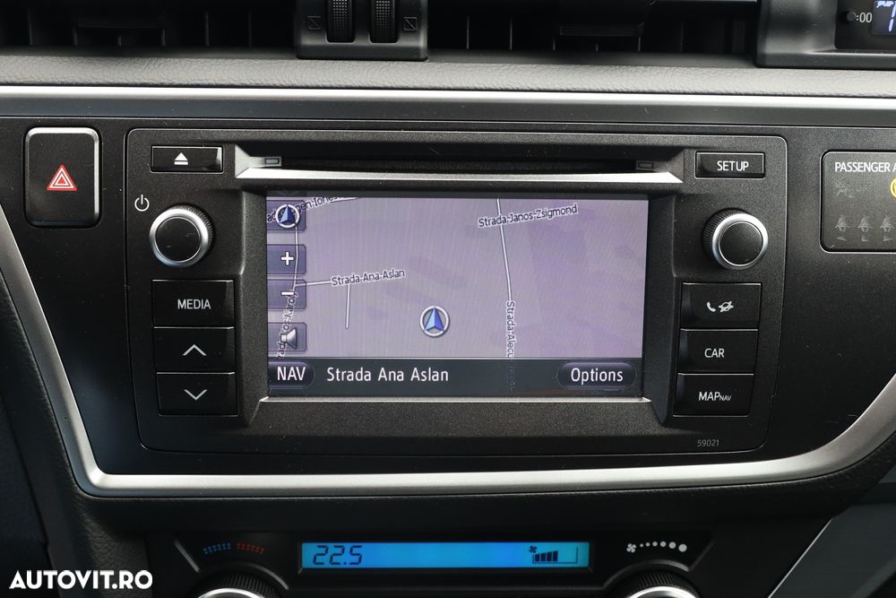Toyota Auris 1.8 L VVT-i Hybrid Luna - 8