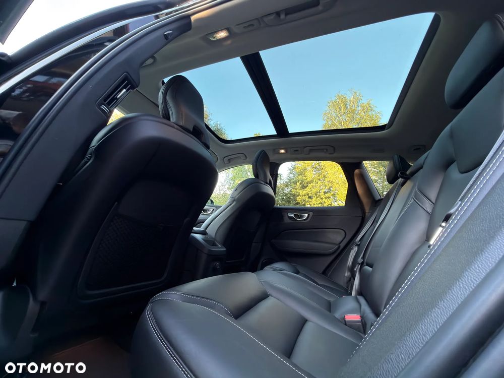 Volvo XC 60 T8 AWD Plus Dark - 21