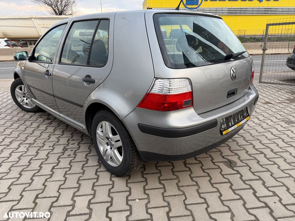 Volkswagen Golf - 4