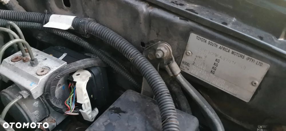 Toyota Hilux 2.5 D-4D DLX + - 10