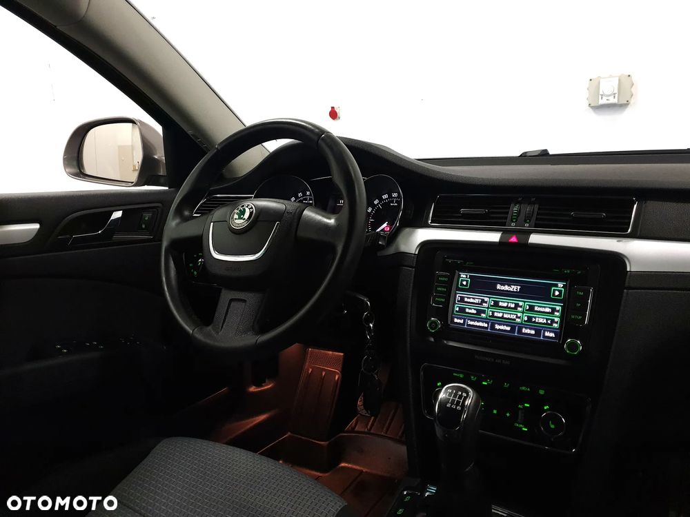 Skoda Superb 2.0 TDI Platinum - 28