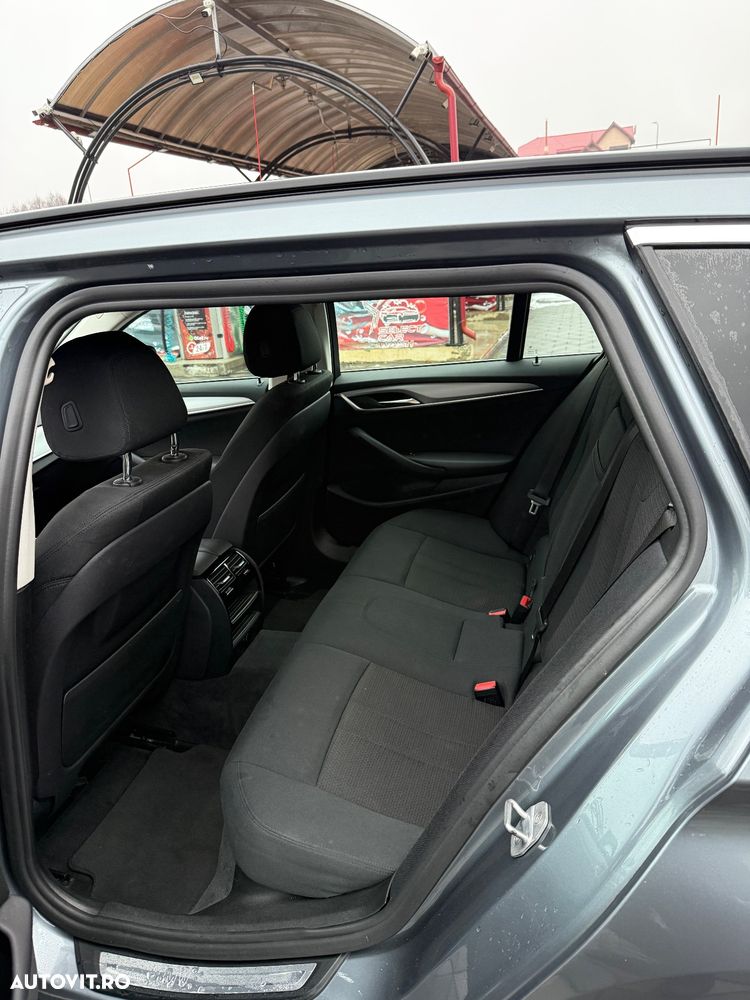 BMW Seria 5 520d Touring Aut. Luxury Line - 14