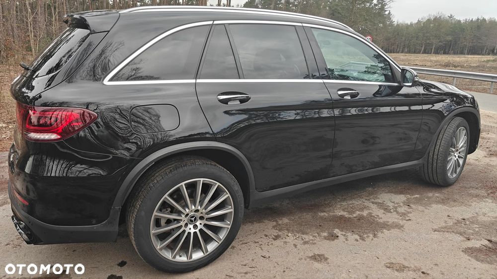 Mercedes-Benz GLC 300 4Matic 9G-TRONIC AMG Line - 8