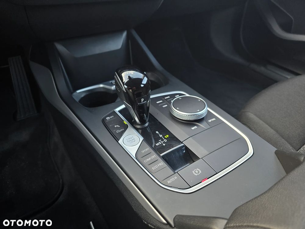 BMW Seria 1 118i Advantage - 23