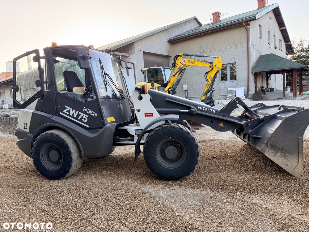 Manitou Ładowarka teleskopowa Manitou Mlt 840 137 PS łyżka widły Merlo 42.7 TF 737 130 Jcb 541-70 Bobcat TL 38.70 rolnicza budowlana KLIMA zaczep hydr - 34