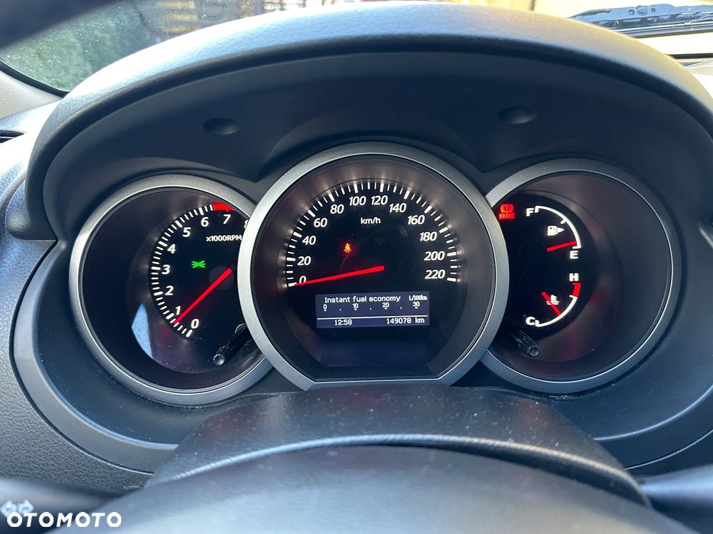 Suzuki Grand Vitara 2.4 De Luxe - 21