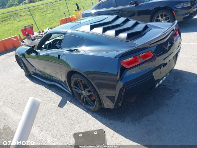 Chevrolet Corvette - 3