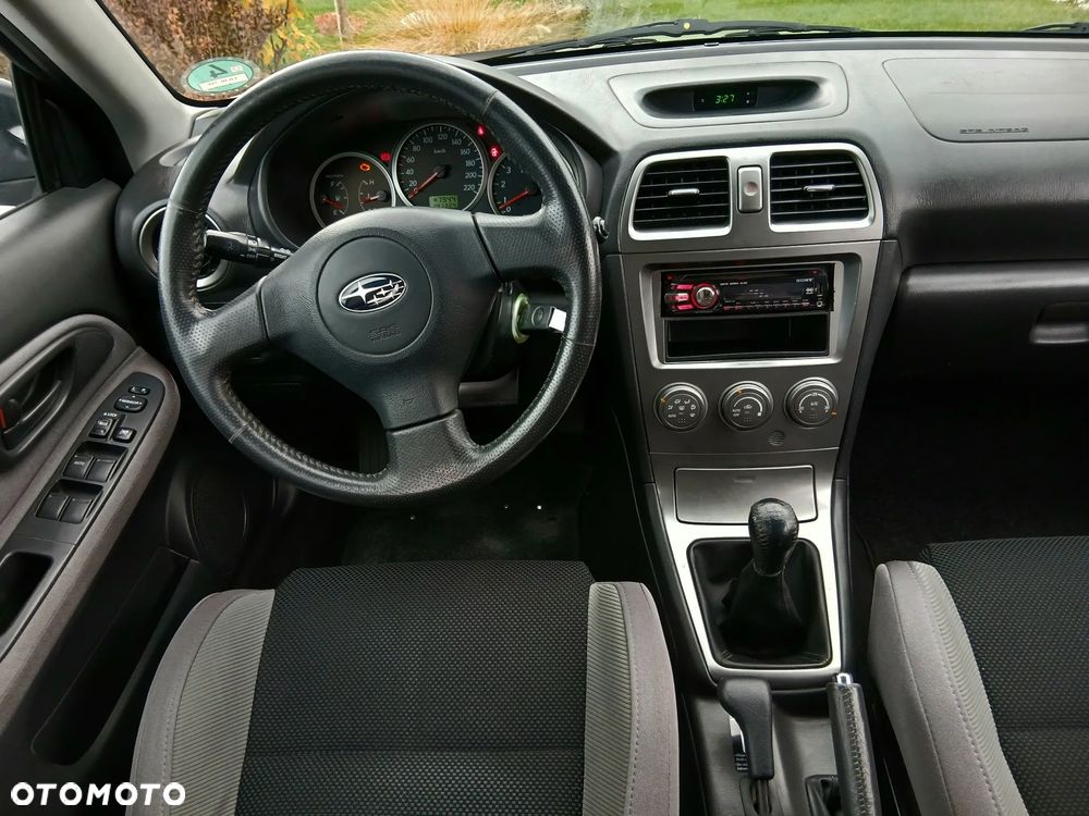 Subaru Impreza SW 2.0 RS - 25