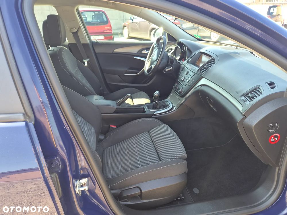 Opel Insignia 2.0 CDTI - 9