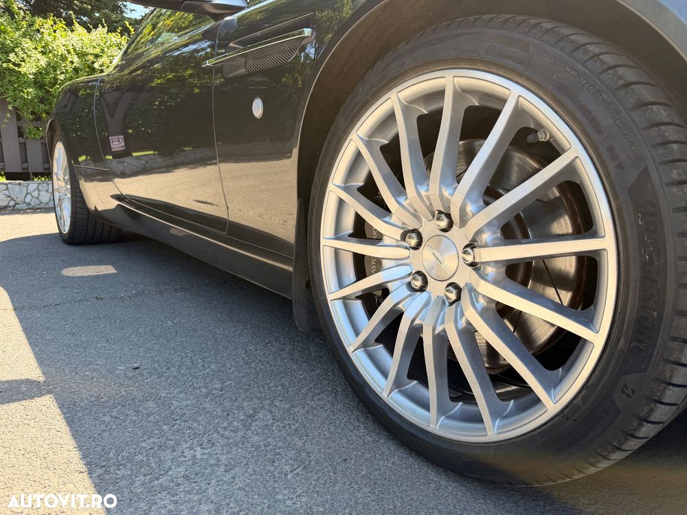 Aston Martin DB9 - 12