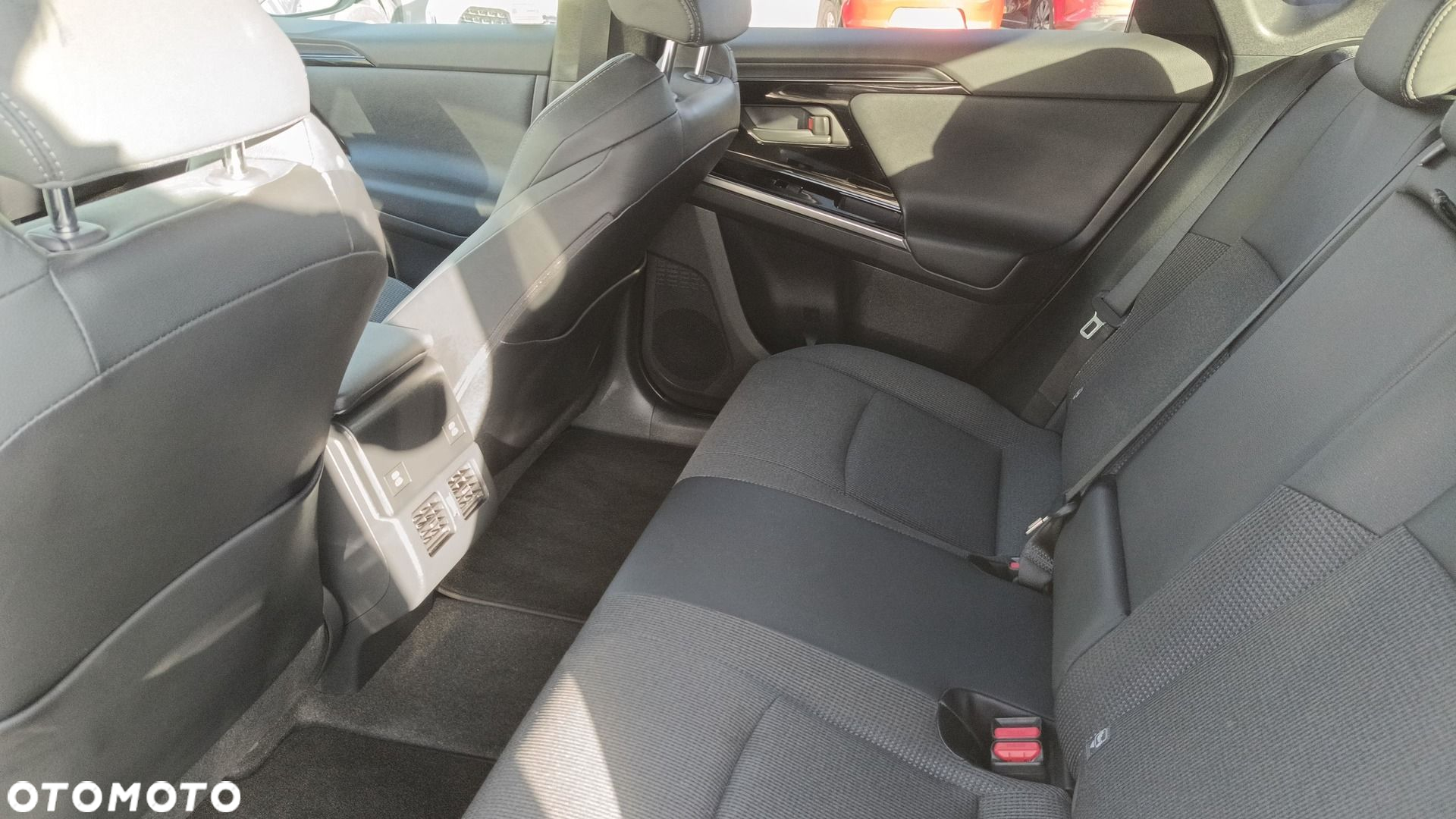 Toyota bZ4X 71.4kWh 4x4 Prestige - 11