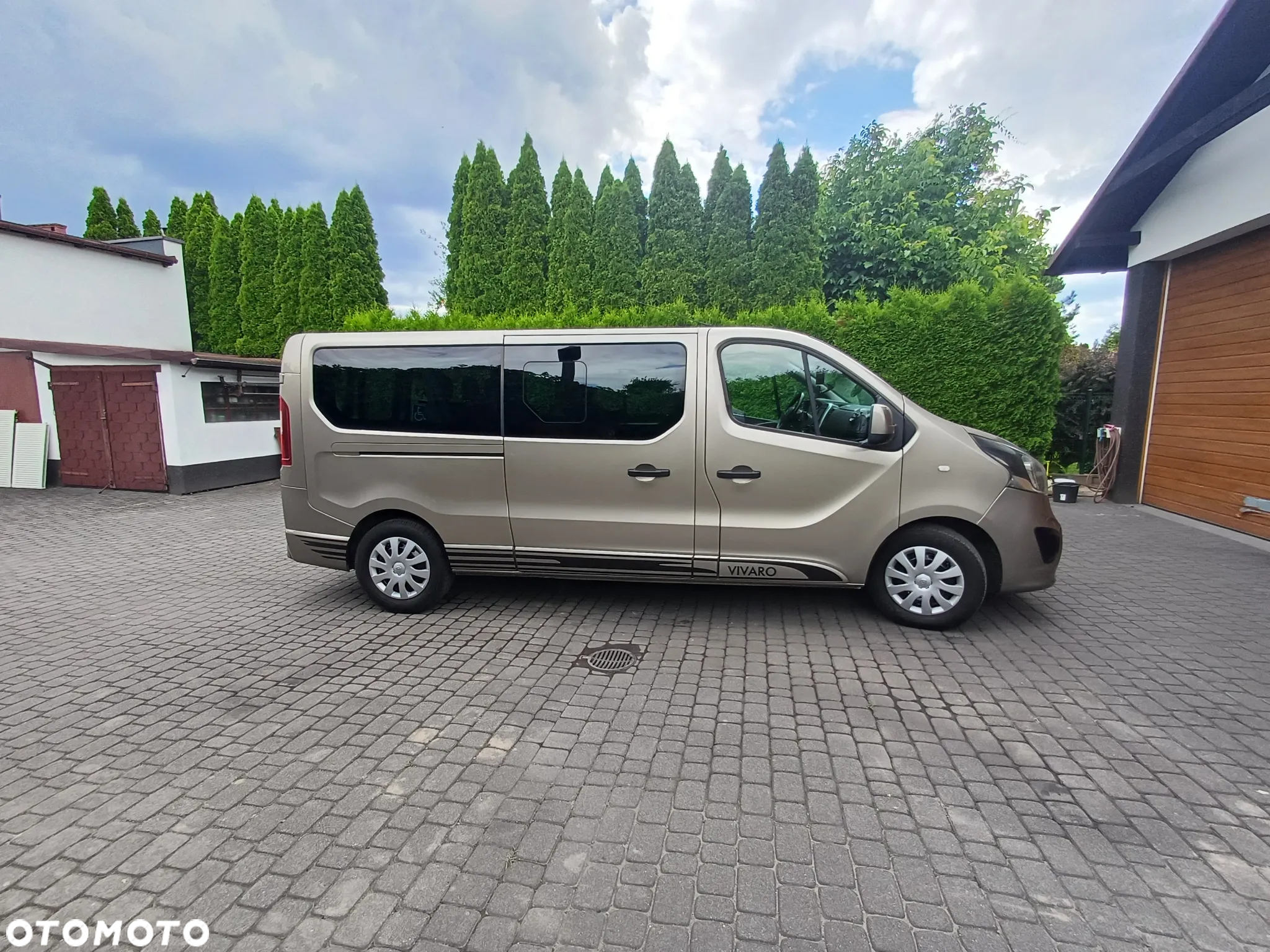 Opel Vivaro - 10