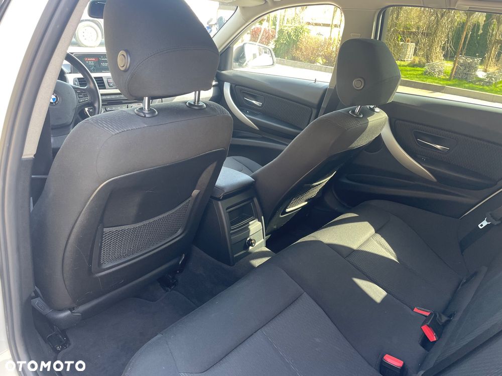 BMW Seria 3 320d Edition Luxury Line Purity - 19