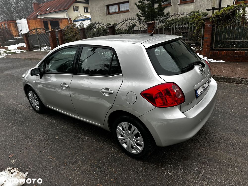 Toyota Auris 1.6 VVT-i Executive - 13
