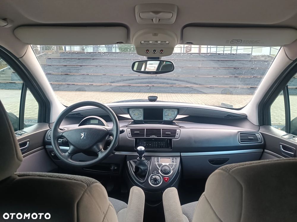 Peugeot 807 HDi 135 Premium - 14