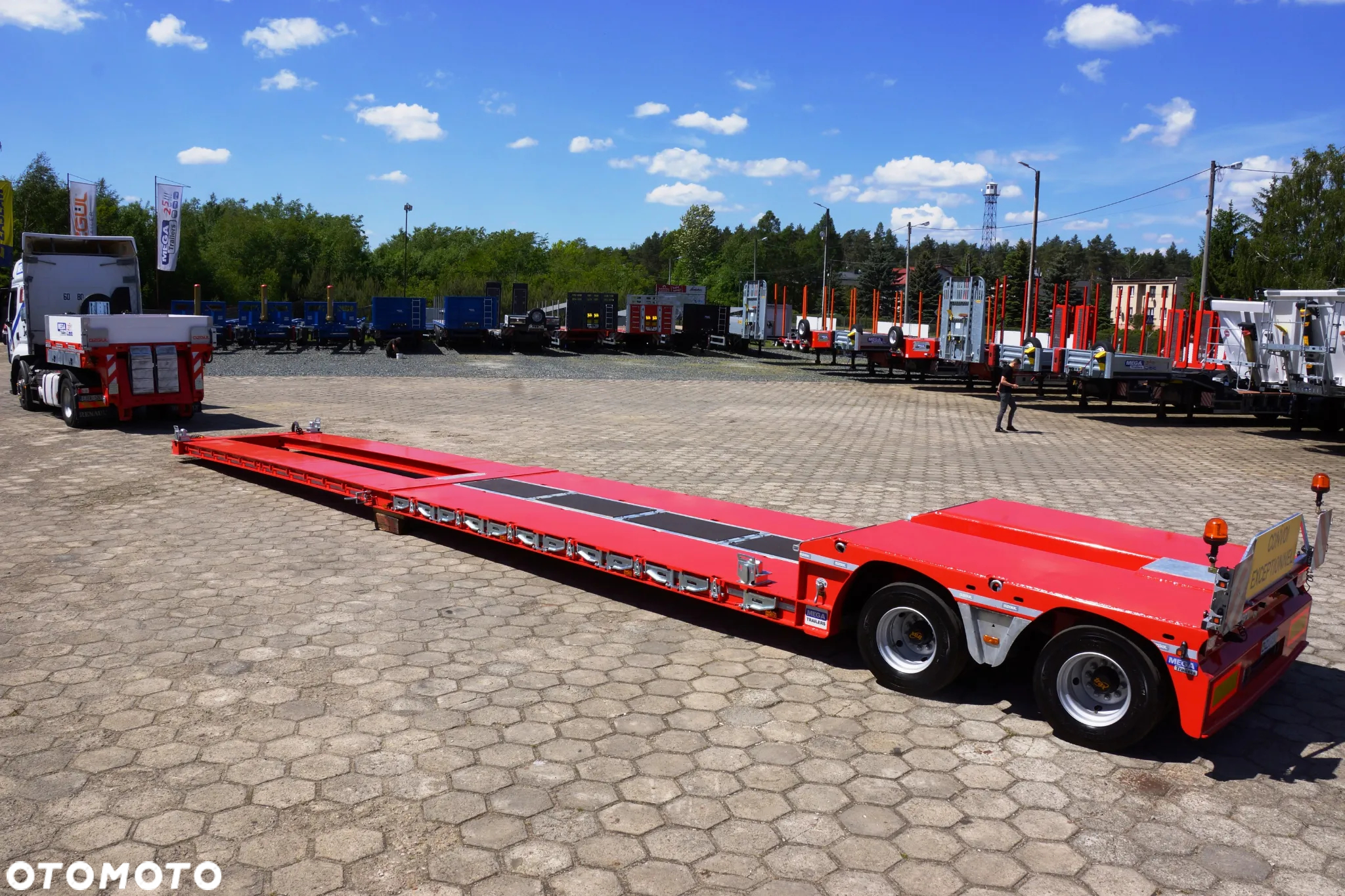 Inny TIEFBETT - MEGA TRAILERS - wersja STRONG - OSIE SAF - TRIDECK - ALUFELGI - 33