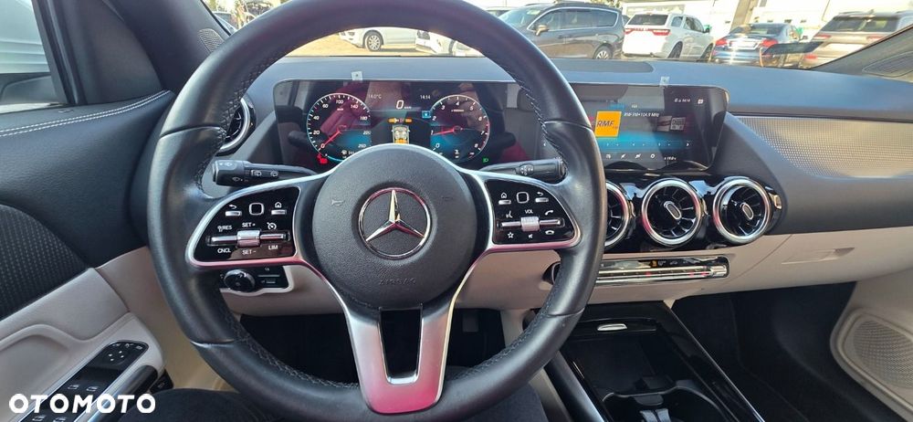 Mercedes-Benz GLA - 30