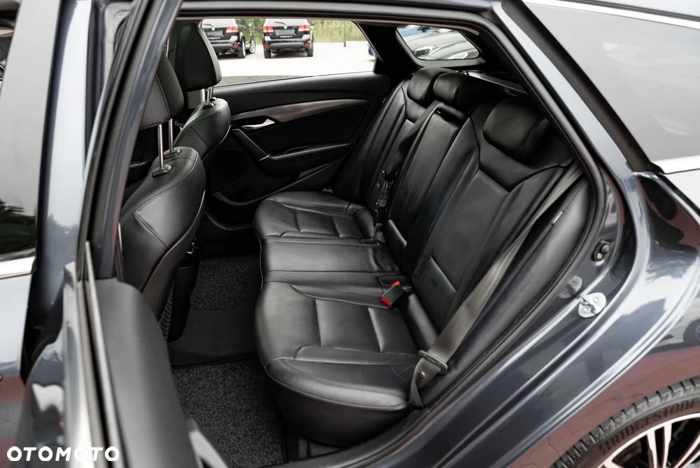 Hyundai i40 Kombi blue 1.7 CRDi DCT Premium - 23