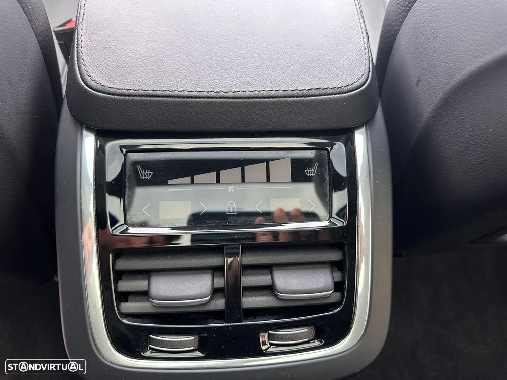 Volvo XC 90 2.0 T8 PHEV Plus Dark AWD — fotografia 7