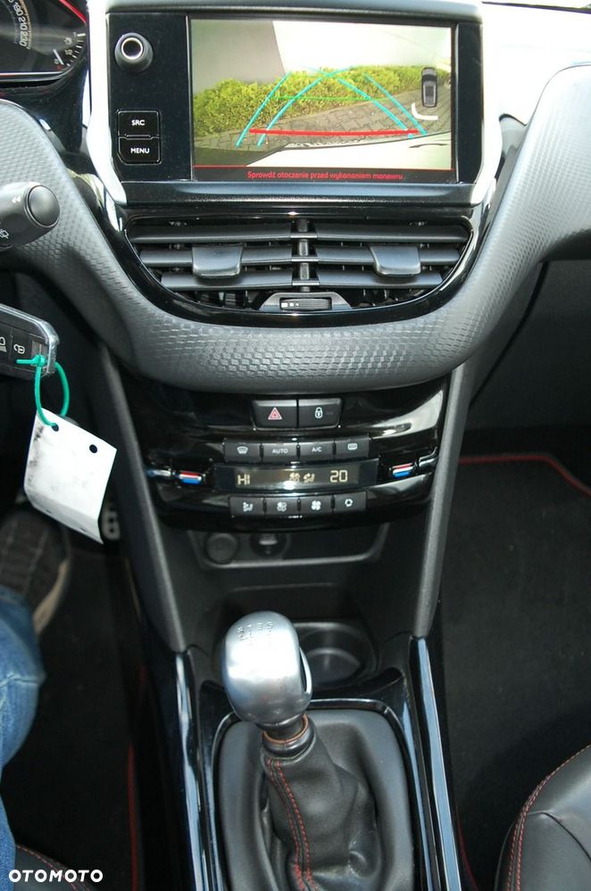 Peugeot 2008 - 25