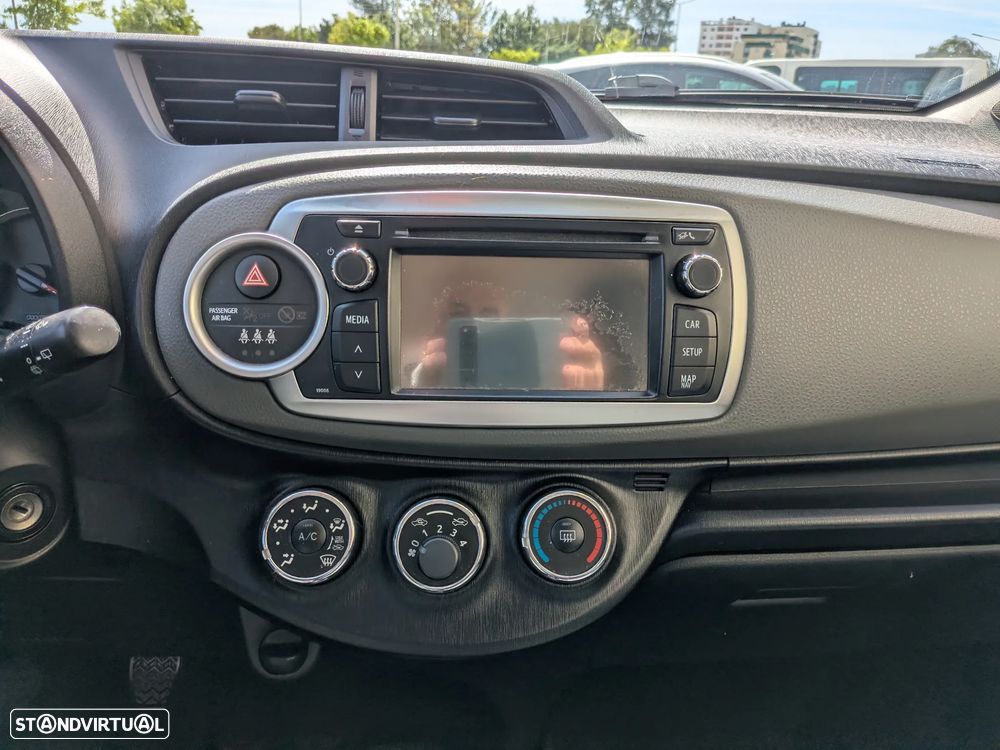 Toyota Yaris 1.4 D-4D ACtive - 11