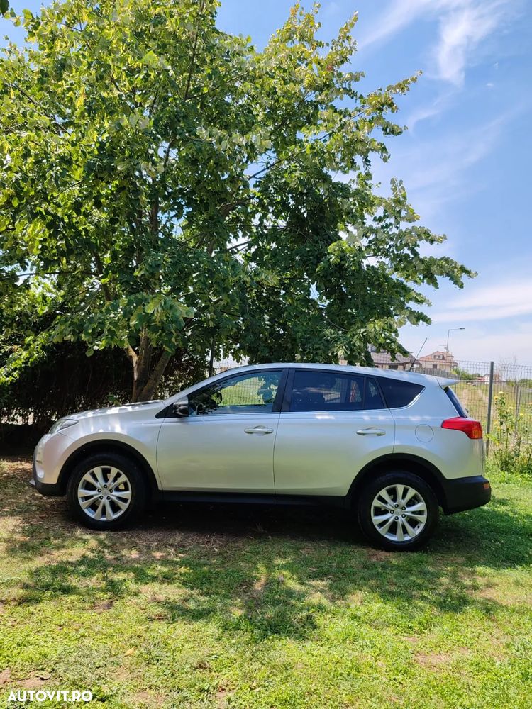 Toyota RAV4 2.2 D-4CAT 4WD Aut Luxury - 4
