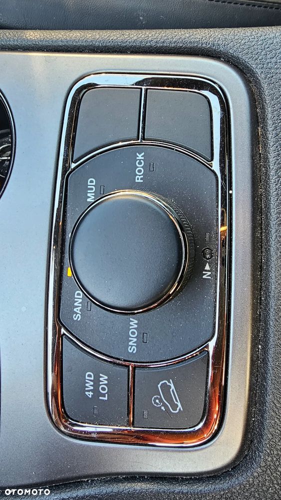 Jeep Grand Cherokee - 22