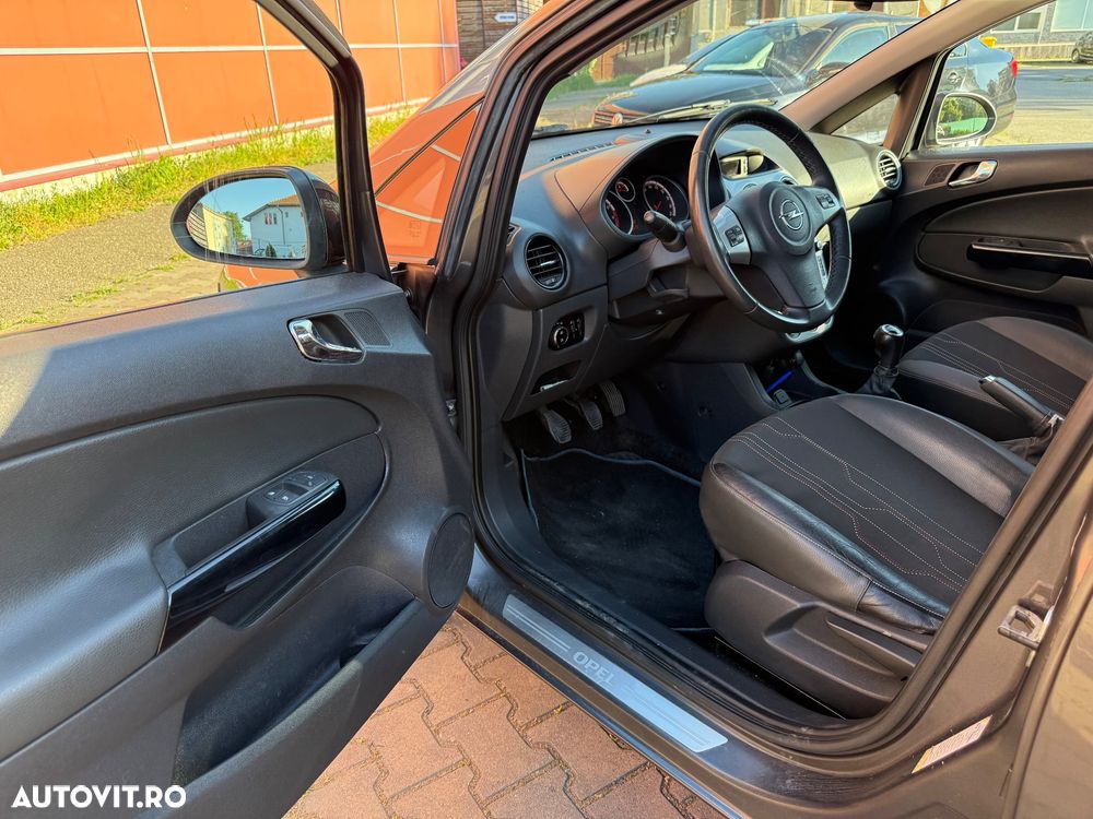 Opel Corsa 1.2 Cosmo - 5