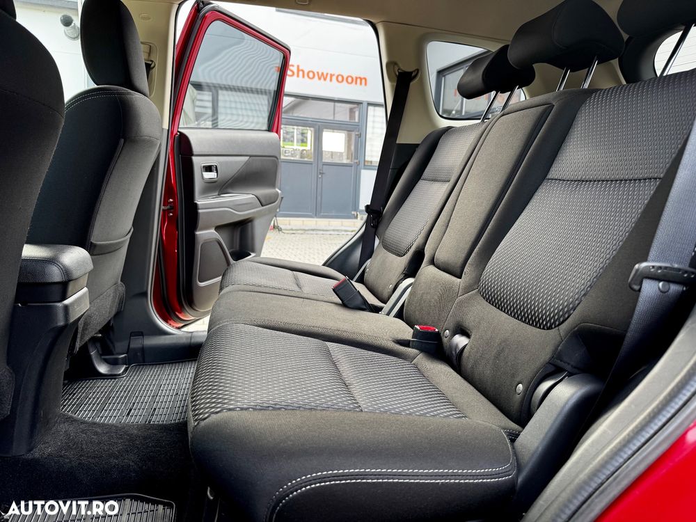 Mitsubishi Outlander 2.2 DI-D 4WD Automatik Edition+ - 38