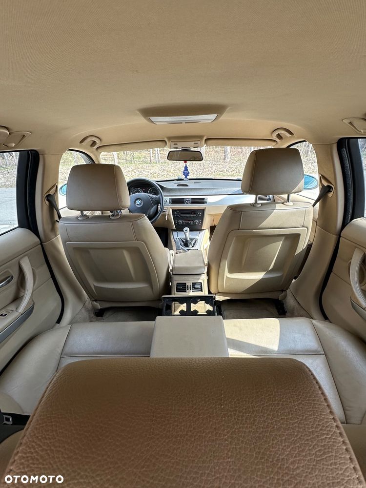 BMW Seria 3 320d - 8