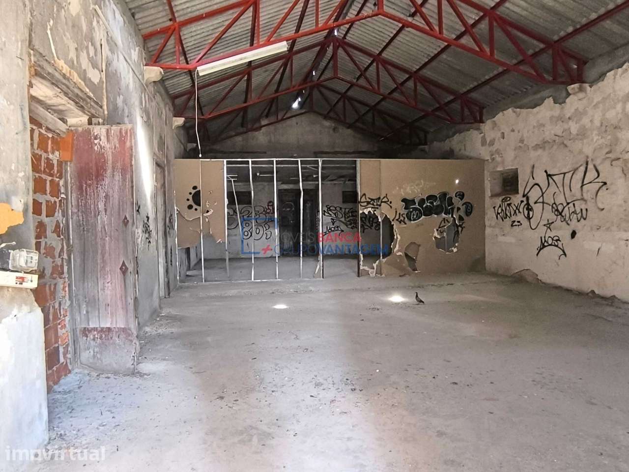 Armazem centro Alcanena - Grande imagem: 3/19