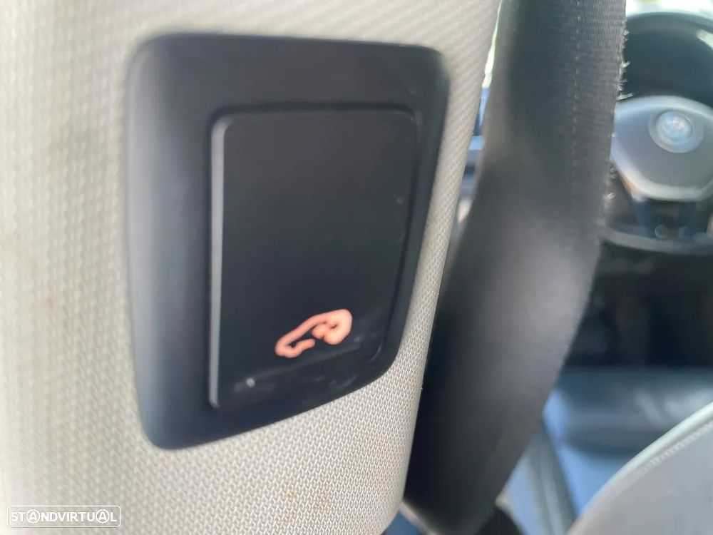 VW Sharan 2.0 TDI Blue Highline DSG - 26