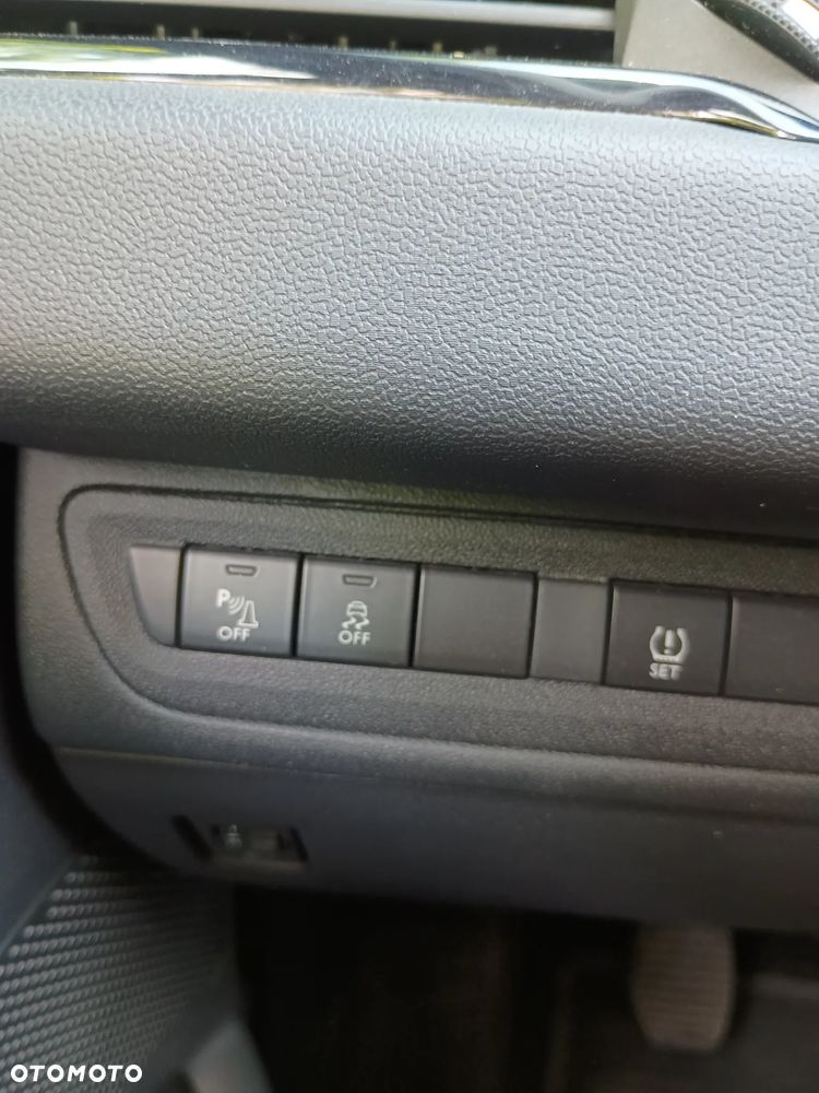 Peugeot 208 1.2 PureTech Active - 12