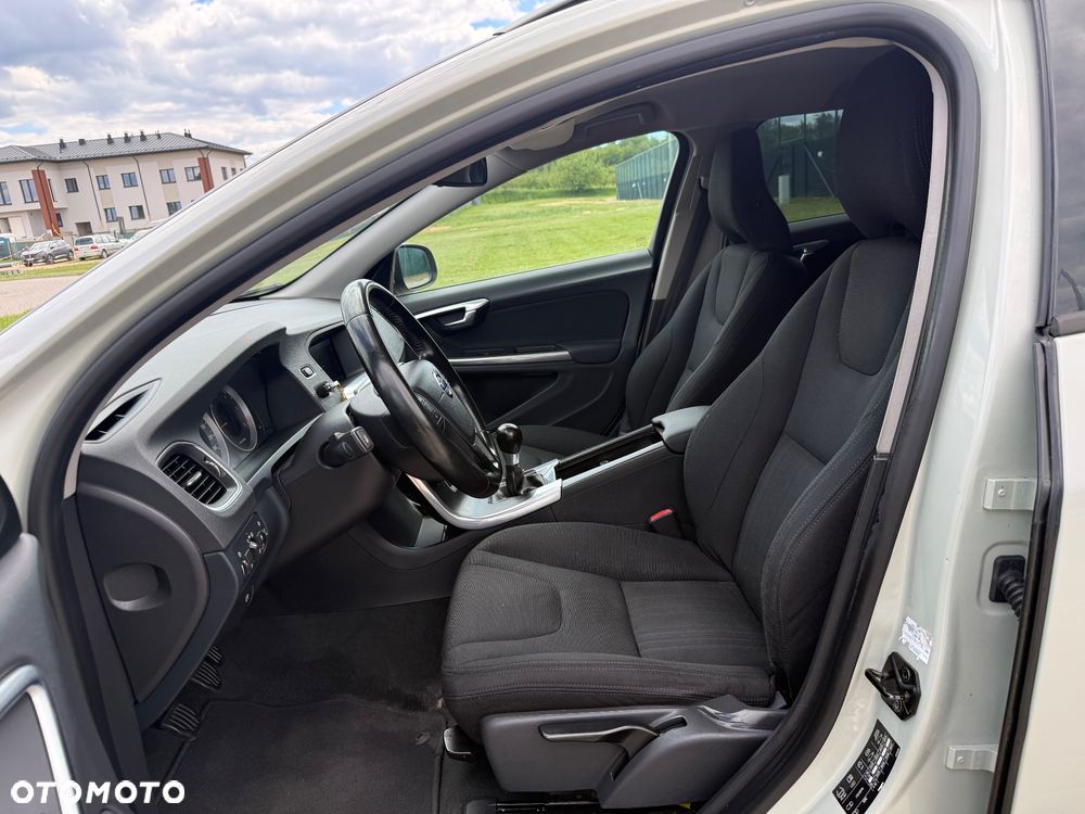 Volvo V60 D3 Summum - 6
