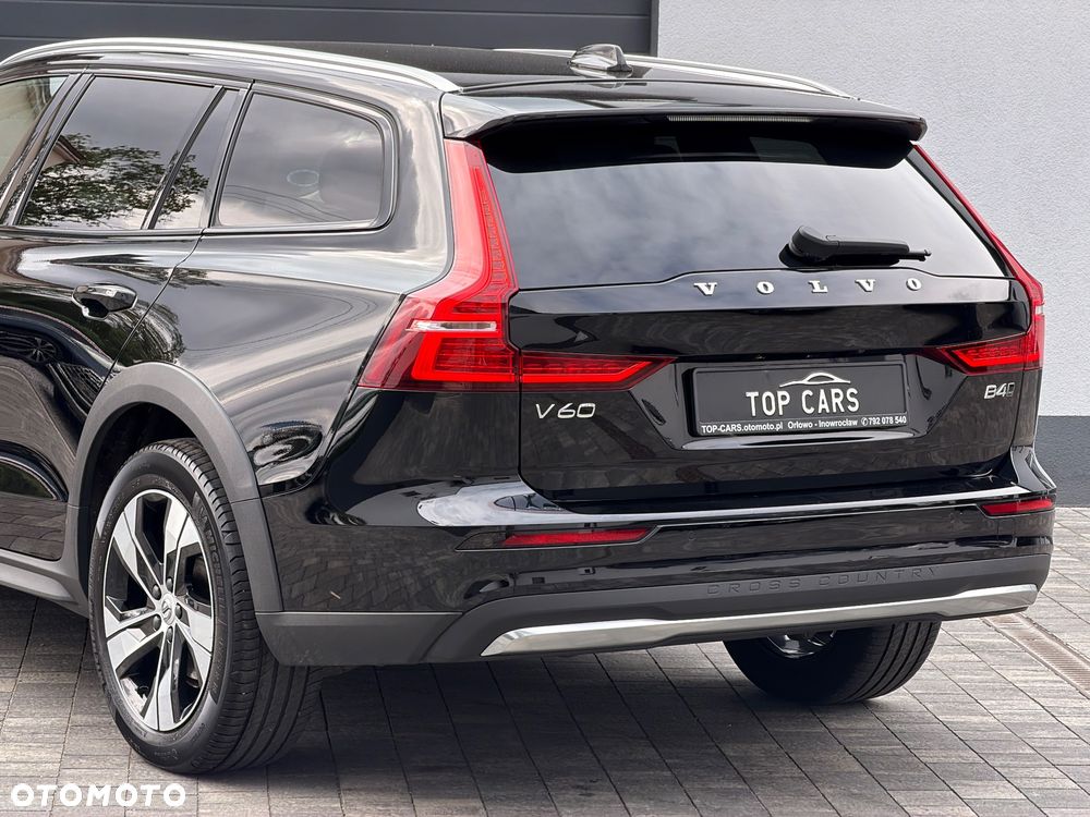 Volvo V60 Cross Country B4 D AWD Geartronic Pro - 25