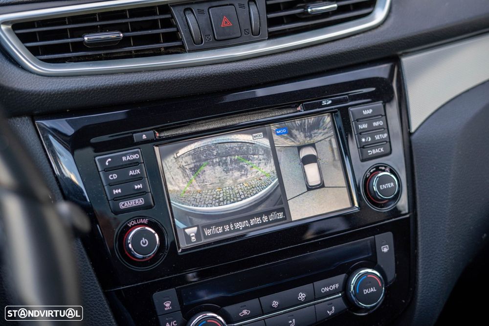 Nissan Qashqai 1.2 DIG-T N-Connecta 18 - 22