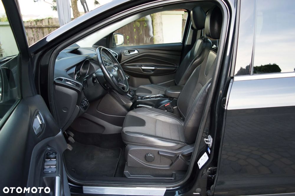 Ford Kuga 2.0 TDCi 2x4 Titanium - 16