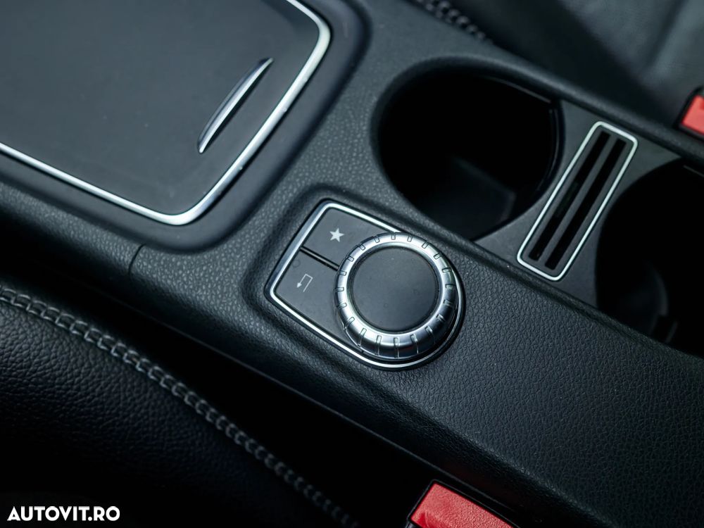 Mercedes-Benz GLA 180 d 7G-DCT Urban - 30