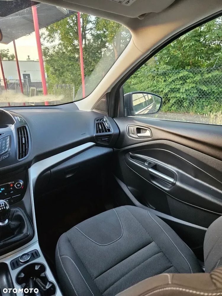 Ford Kuga - 25