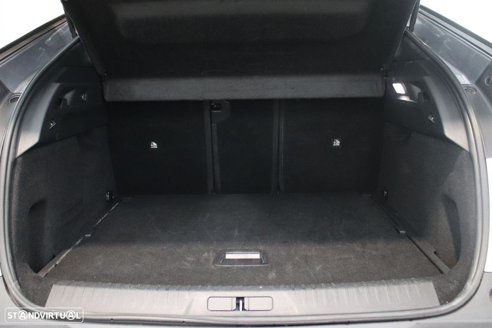 Peugeot 3008 1.2 Hybrid Allure e-DCS6 - 22